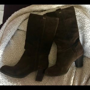 So darn cute brown boots size 10